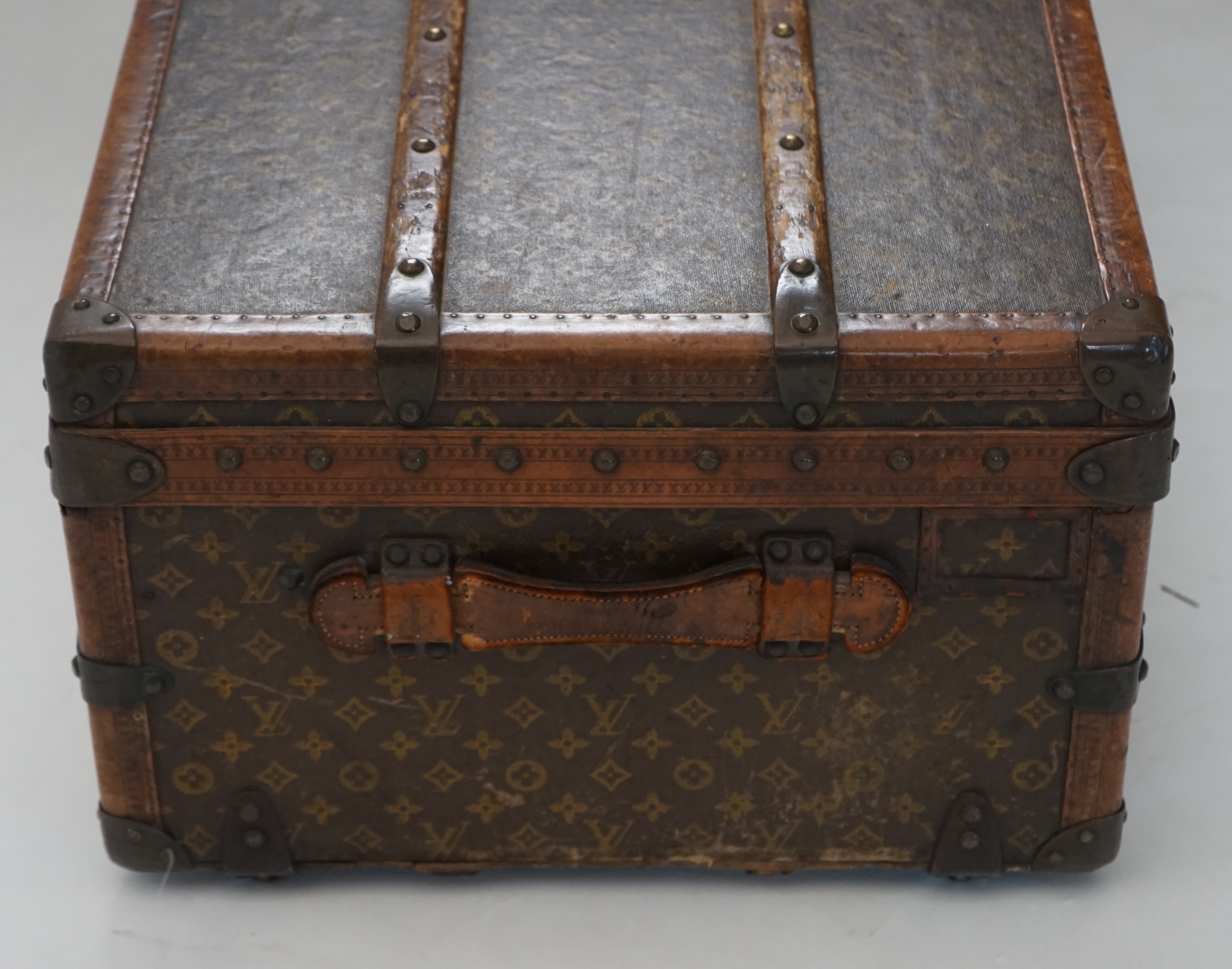 A vintage Louis Vuitton rectangular trunk, width 92cm, depth 52cm, height 34cm